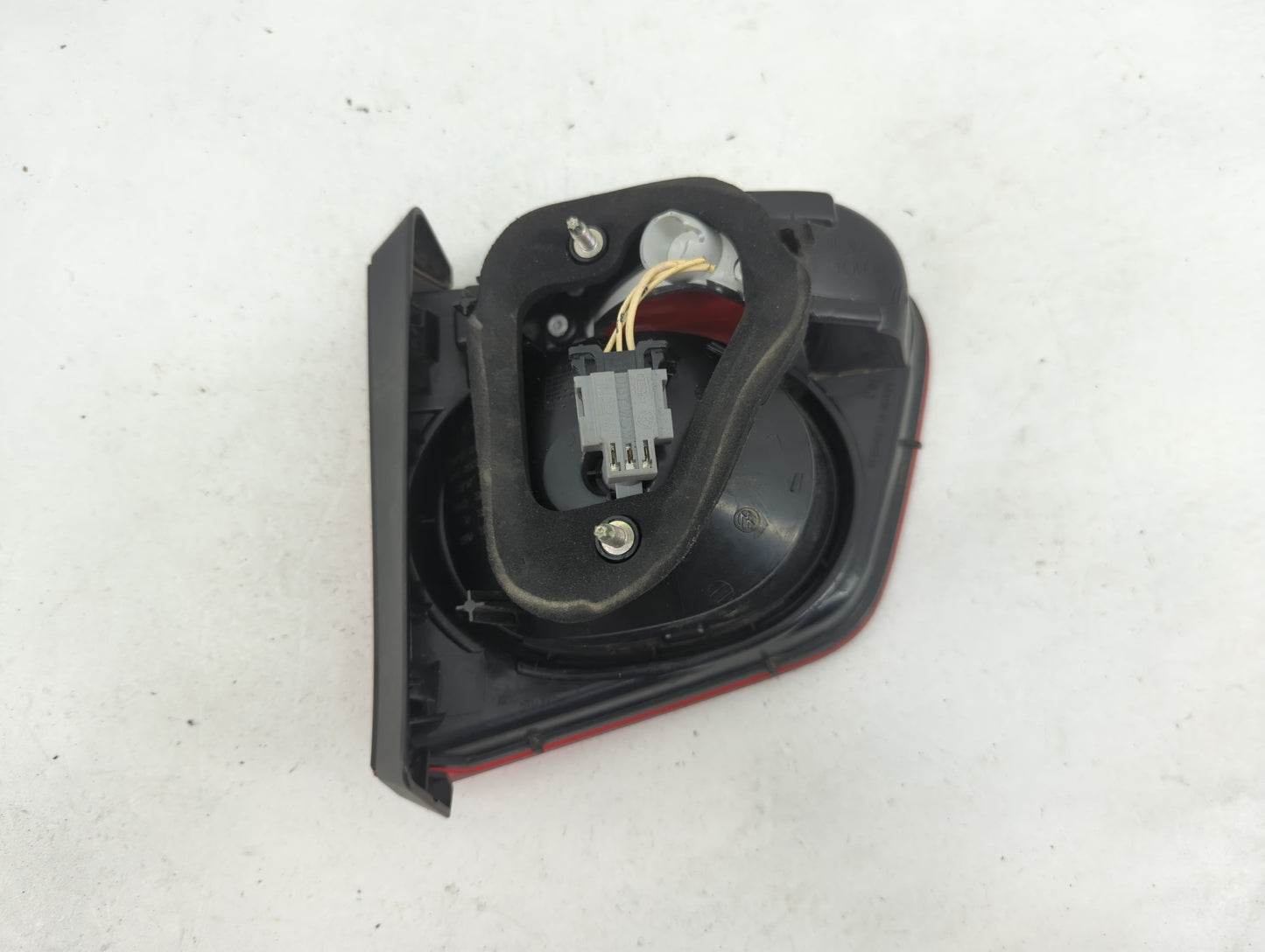 2009-2011 Volkswagen Tiguan Tail Light Assembly Driver Left OEM Fits Fits 2009 2010 2011 OEM Used Auto Parts - Oemusedautopa