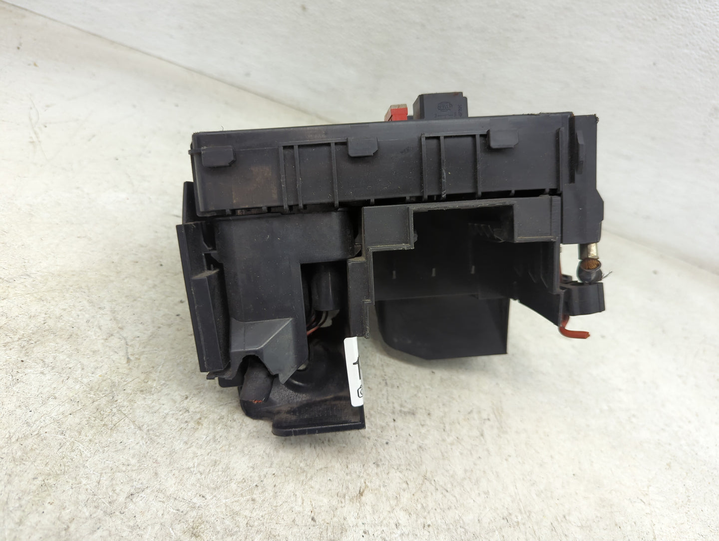 2009-2011 Volkswagen Tiguan Fusebox Fuse Box Panel Relay Module P/N:0-1718130 0-1718128-1 Fits OEM Used Auto Parts - Oemused