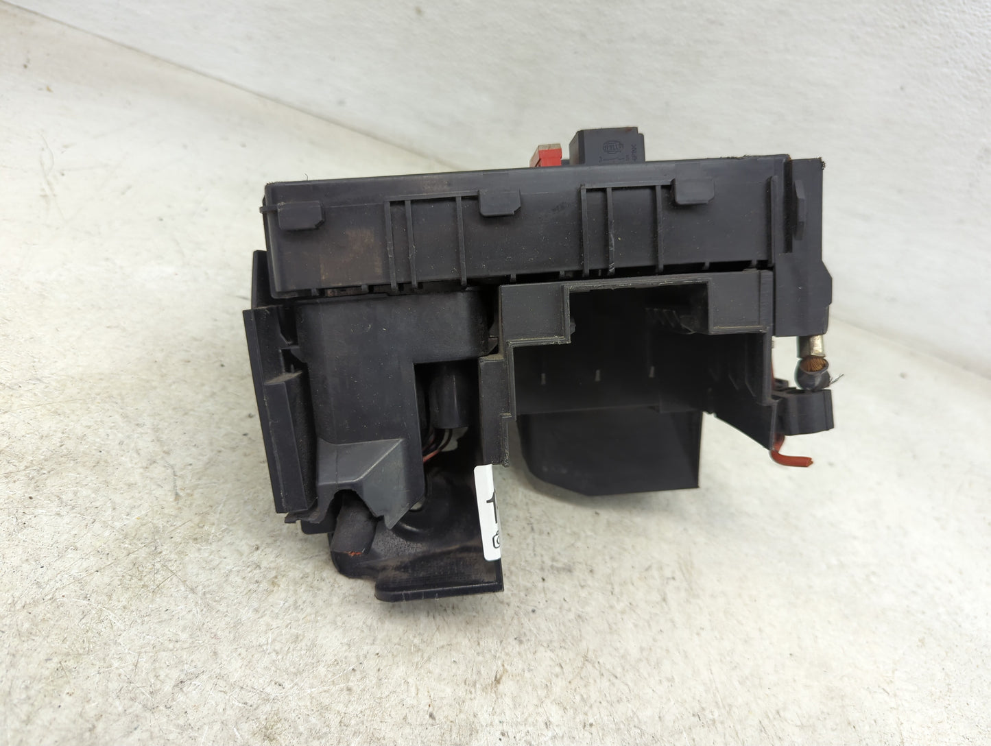 2009-2011 Volkswagen Tiguan Fusebox Fuse Box Panel Relay Module P/N:0-1718130 0-1718128-1 Fits OEM Used Auto Parts - Oemused