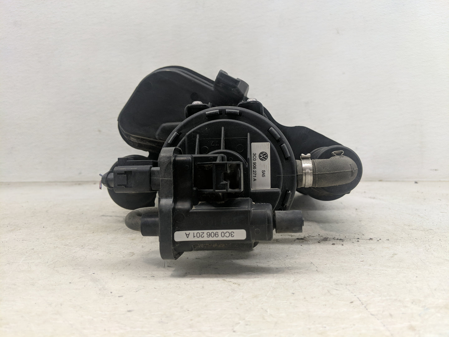 2011 Volkswagen Tiguan Fuel Vapor Charcoal Canister - Oemusedautoparts1.com