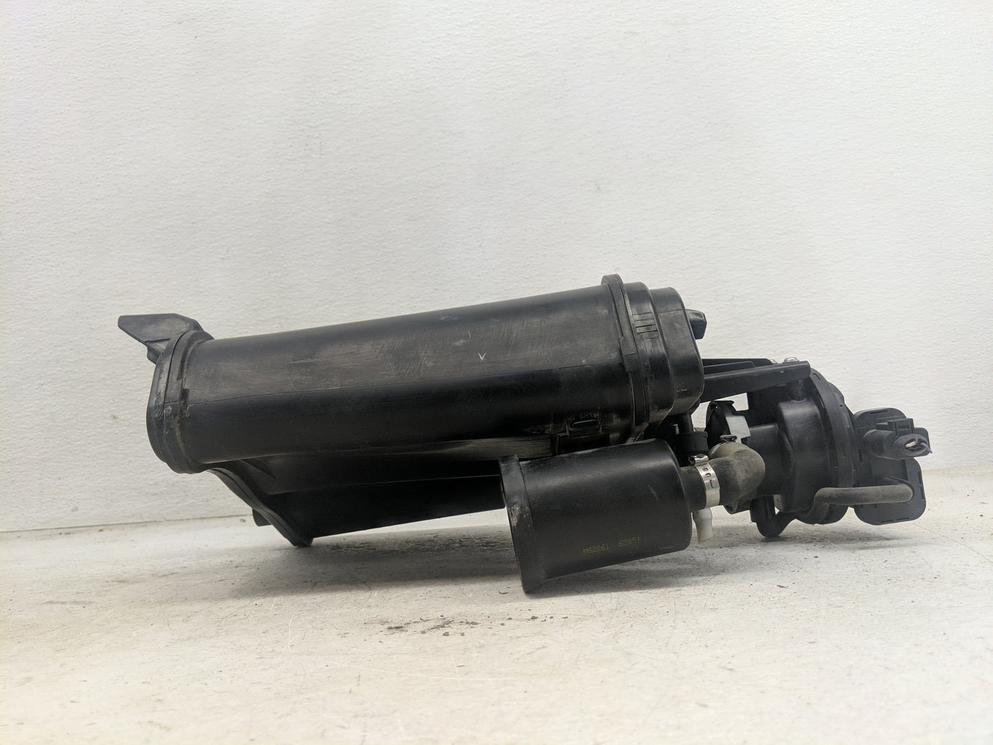 2011 Volkswagen Tiguan Fuel Vapor Charcoal Canister - Oemusedautoparts1.com
