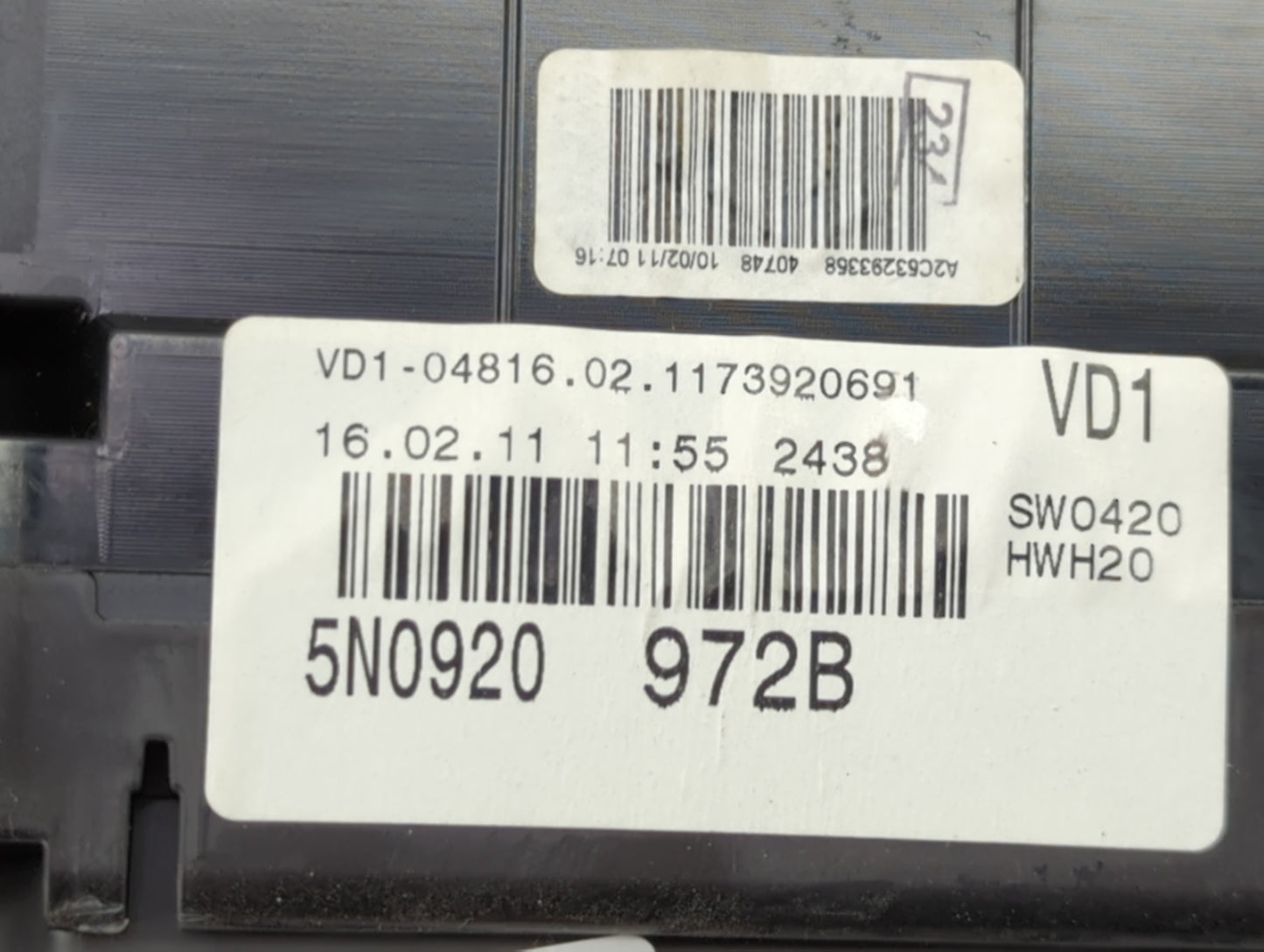 2011 Volkswagen Tiguan Instrument Cluster Speedometer Gauges P/N:5N0920972B Miles:84K Fits OEM Used Auto Parts - Oemusedauto