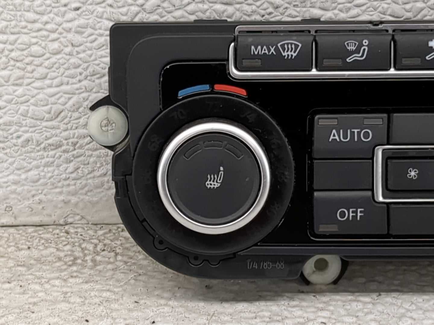 2010-2011 Volkswagen Tiguan Climate Control Module Temperature AC/Heater Replacement P/N:5K0 907 044 FS Fits Fits 2010 2011 