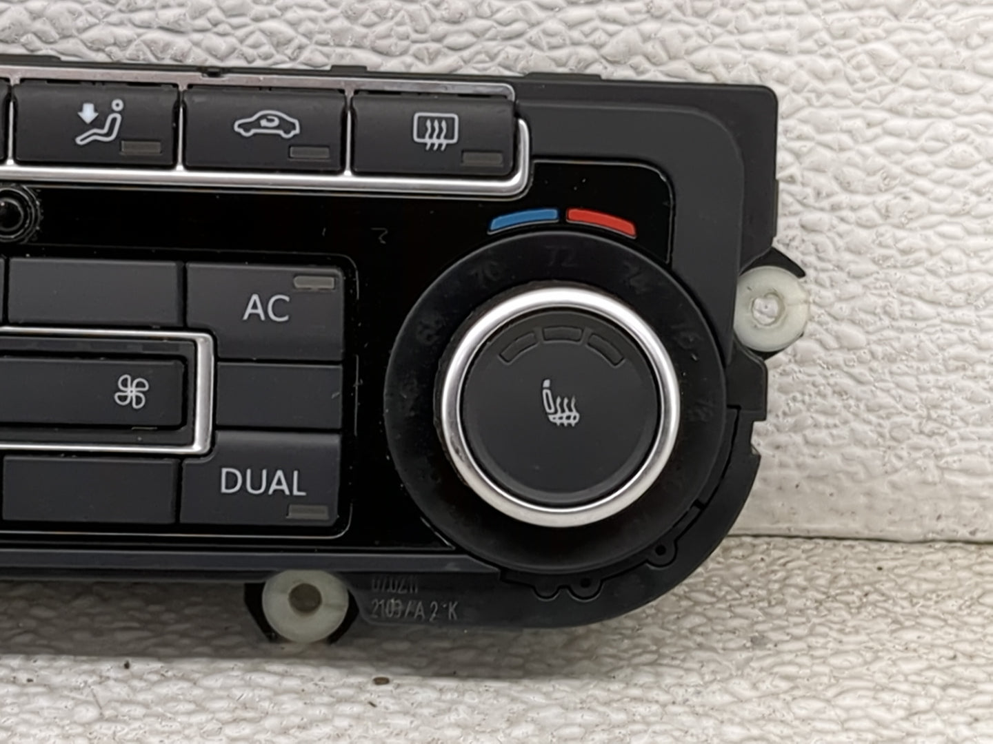 2010-2011 Volkswagen Tiguan Climate Control Module Temperature AC/Heater Replacement P/N:5K0 907 044 FS Fits Fits 2010 2011 
