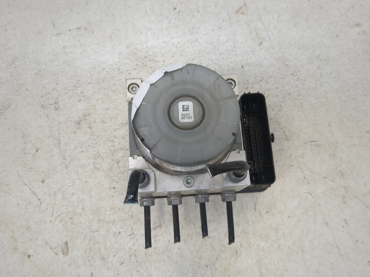 2010-2011 Volkswagen Tiguan ABS Pump Control Module Replacement P/N:5Q0 614 517 DG Fits Fits 2010 2011 OEM Used Auto Parts -