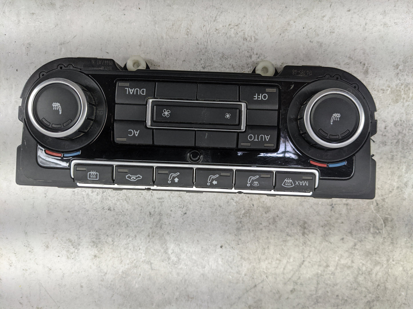 2010-2011 Volkswagen Tiguan Climate Control Module Temperature AC/Heater Replacement P/N:5K0907044CJ 5HB009748-43 Fits OEM U