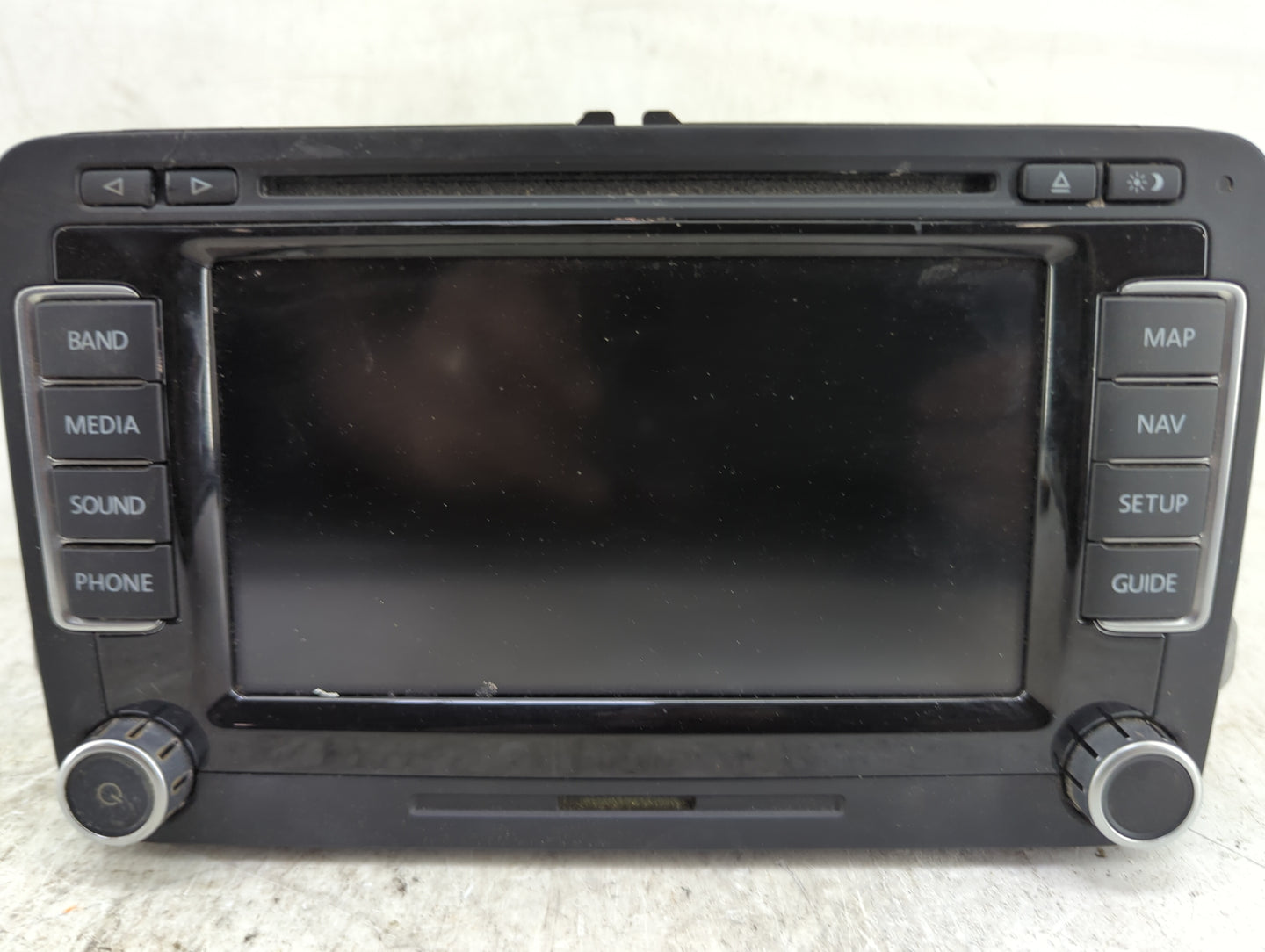 2009-2017 Volkswagen Tiguan Radio AM FM Cd Player Receiver Replacement P/N:3C0035684C A2C53424530 Fits OEM Used Auto Parts -