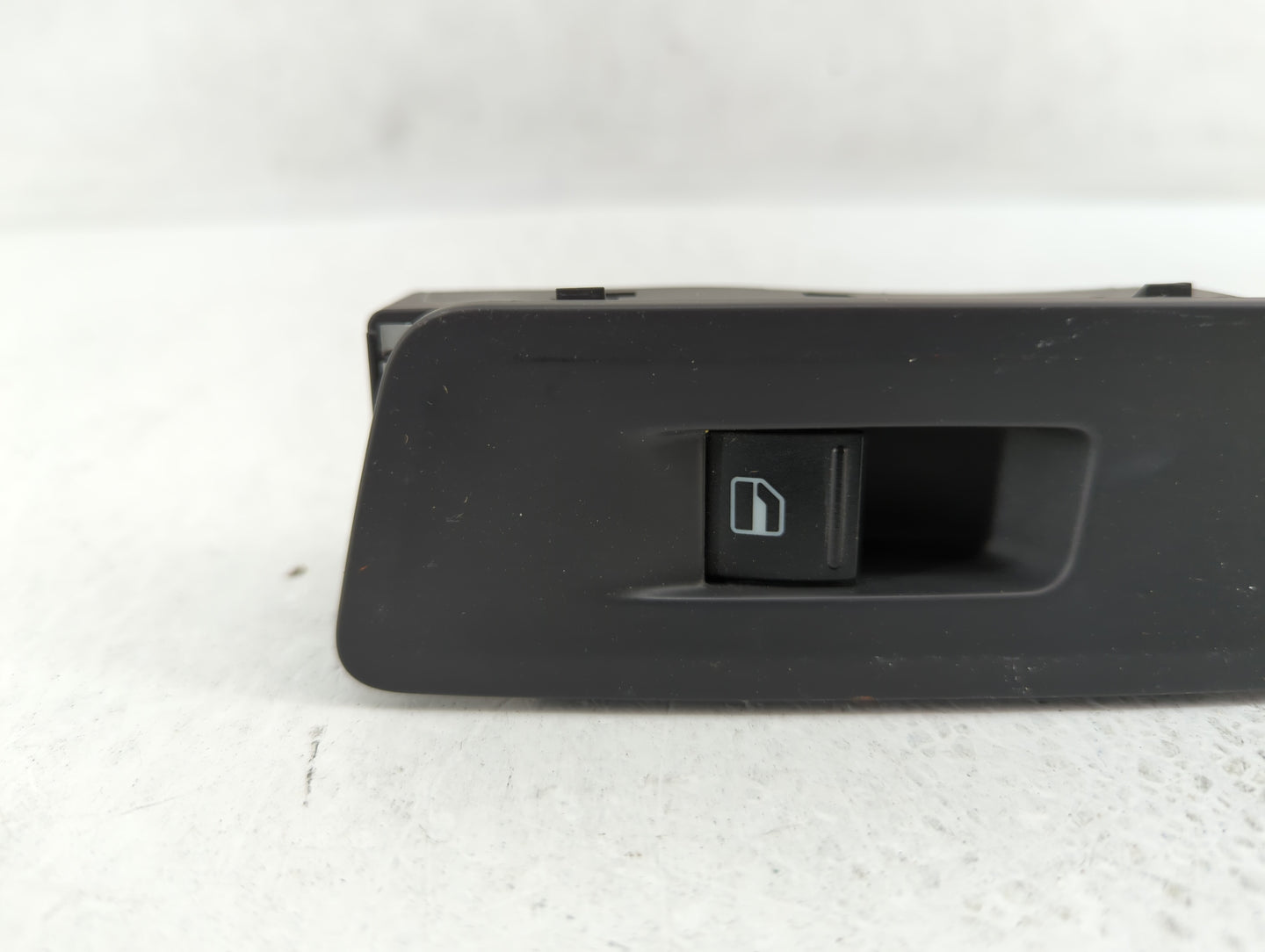 2011 Volkswagen Tiguan Passenger Right Power Window Switch - Oemusedautoparts1.com