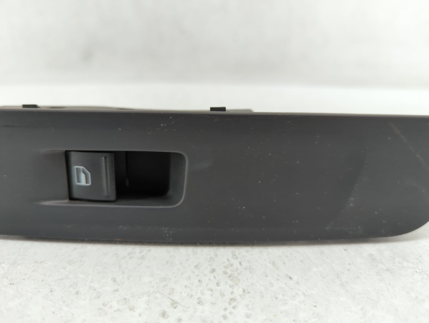 2011 Volkswagen Tiguan Passenger Right Power Window Switch - Oemusedautoparts1.com