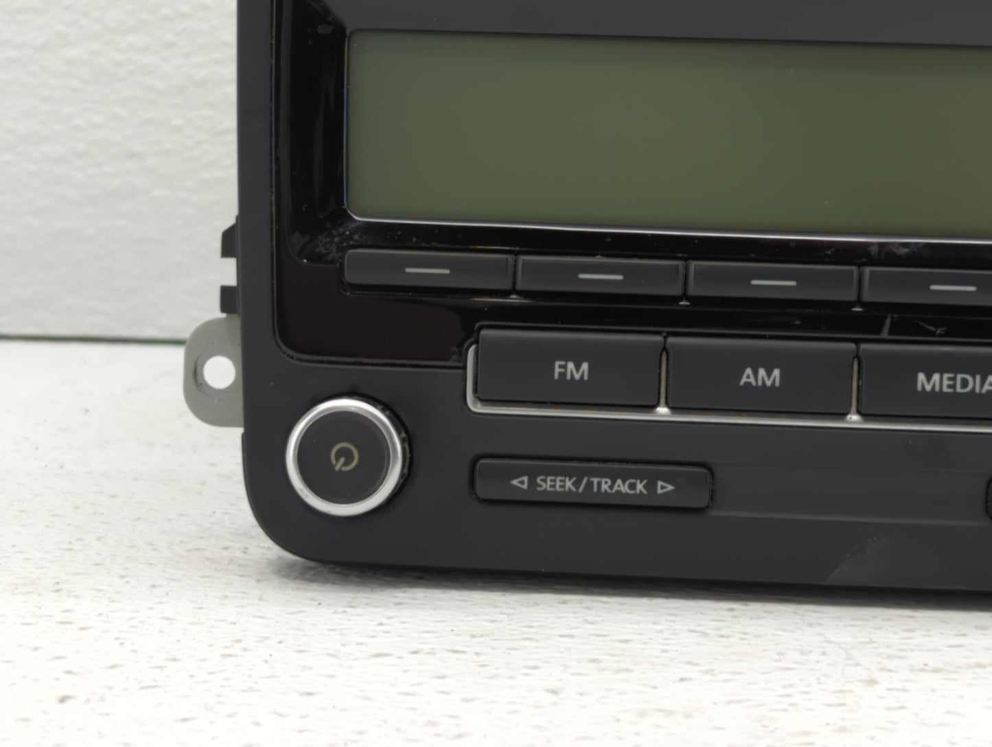 2009-2017 Volkswagen Tiguan Am Fm Cd Player Radio Receiver - Oemusedautoparts1.com