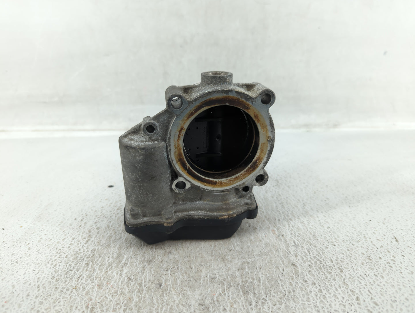 2009-2018 Volkswagen Tiguan Throttle Body P/N:06F 133 062 Q Fits OEM Used Auto Parts - Oemusedautoparts1.com