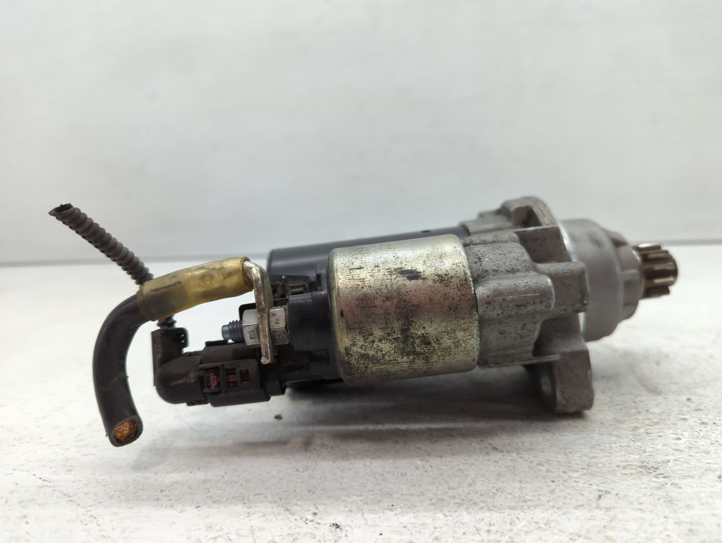 2011-2018 Volkswagen Tiguan Car Starter Motor Solenoid OEM P/N:0 001 121 402 Fits OEM Used Auto Parts - Oemusedautoparts1.co