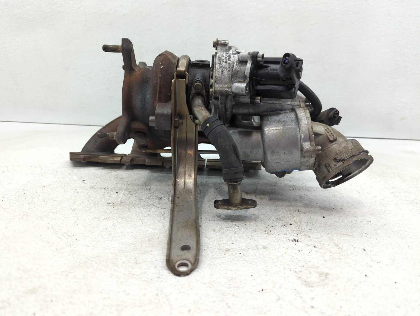 2009 Volkswagen Tiguan Turbocharger Exhaust Manifold With Turbo Charger - Oemusedautoparts1.com