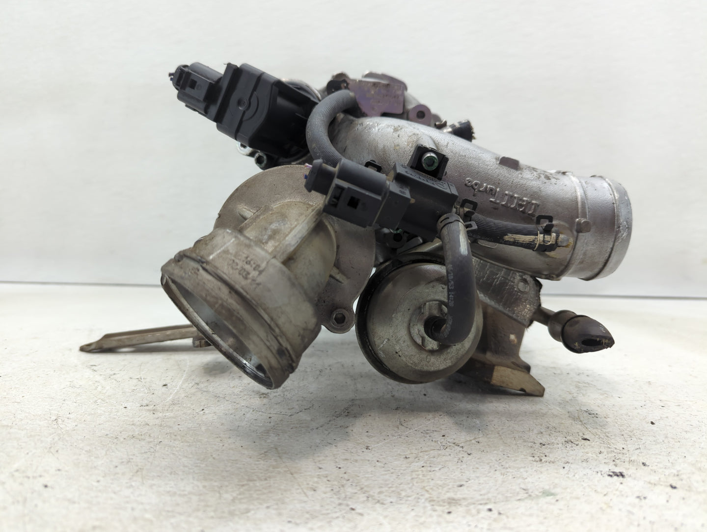 2009 Volkswagen Tiguan Turbocharger Exhaust Manifold With Turbo Charger - Oemusedautoparts1.com