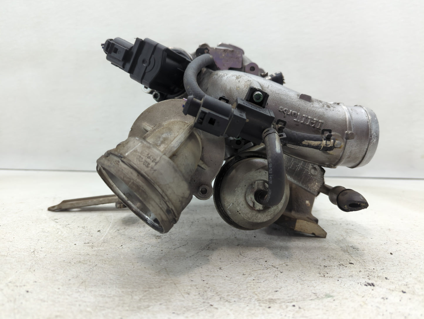 2009 Volkswagen Tiguan Turbocharger Exhaust Manifold With Turbo Charger - Oemusedautoparts1.com