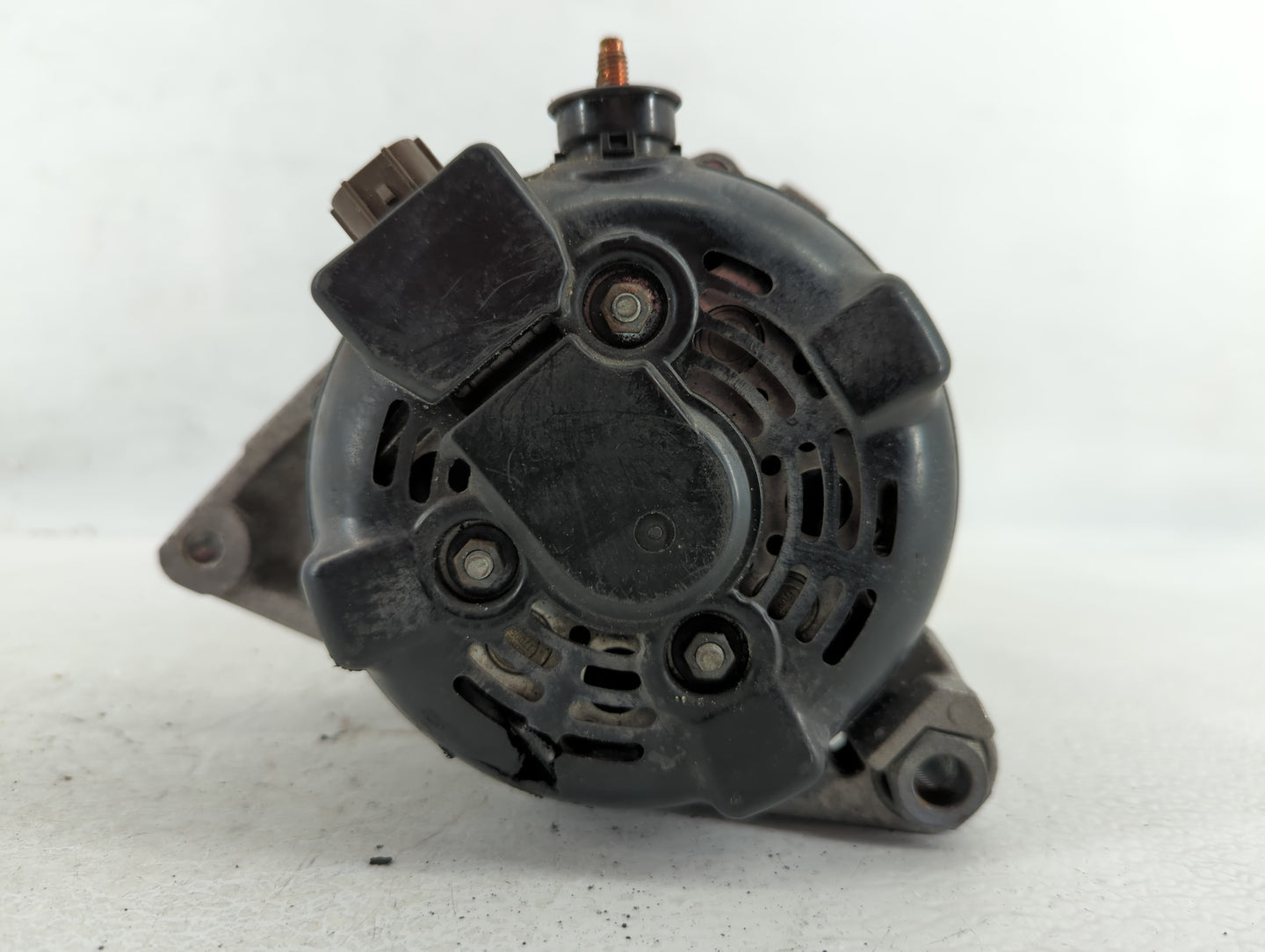 2009-2018 Volkswagen Tiguan Alternator Replacement Generator Charging Assembly Engine OEM Fits OEM Used Auto Parts - Oemused