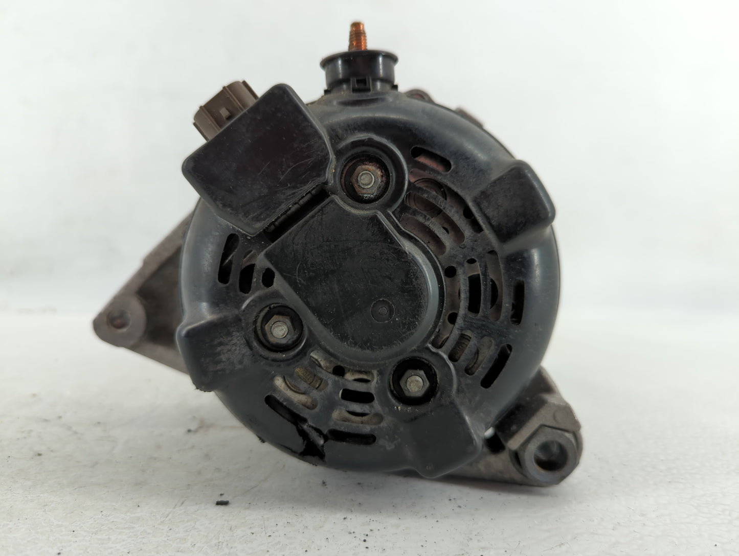 2009-2018 Volkswagen Tiguan Alternator Replacement Generator Charging Assembly Engine OEM Fits OEM Used Auto Parts - Oemused