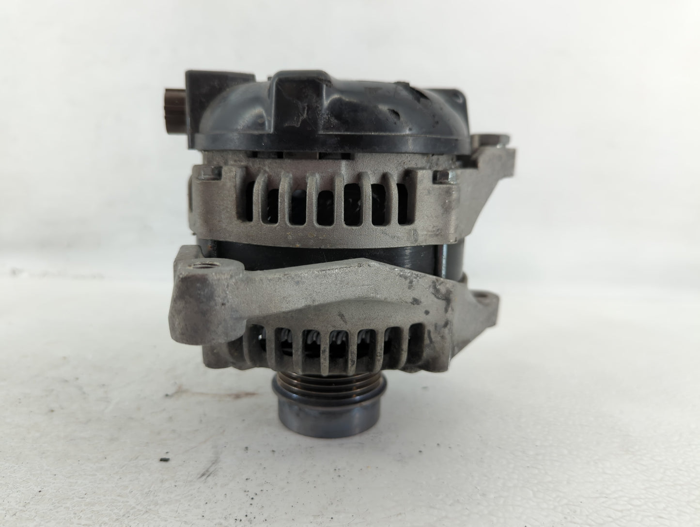2009-2018 Volkswagen Tiguan Alternator Replacement Generator Charging Assembly Engine OEM Fits OEM Used Auto Parts - Oemused