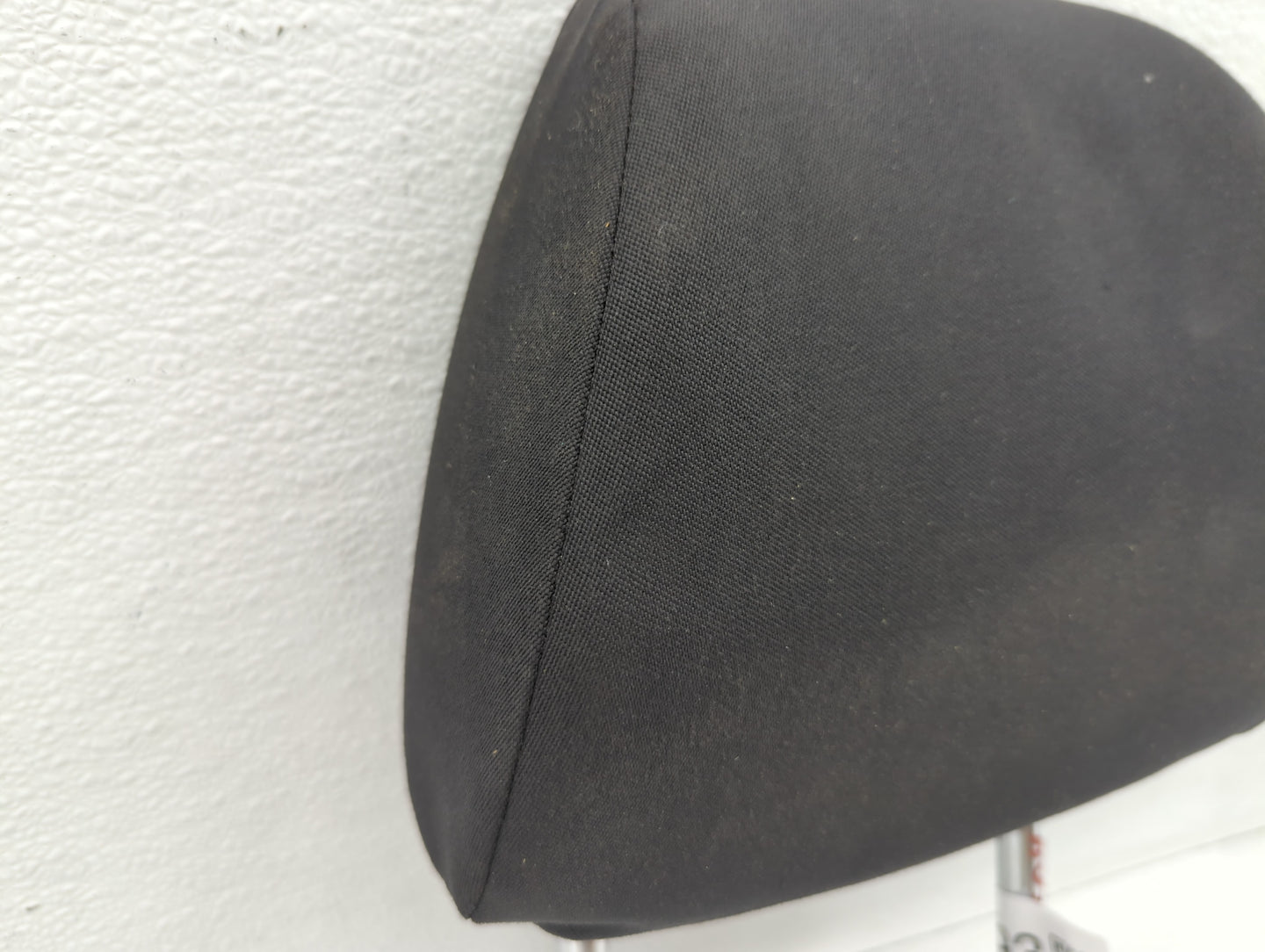 2009 Volkswagen Tiguan Headrest Head Rest Front Driver Passenger Seat - Oemusedautoparts1.com
