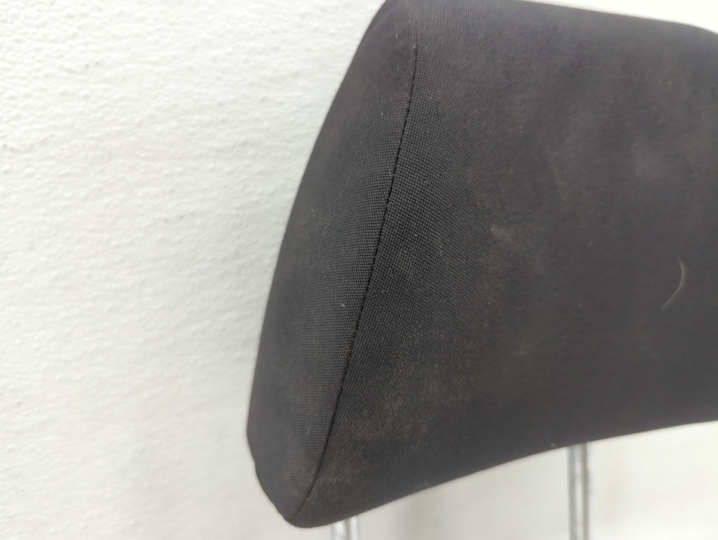 2009 Volkswagen Tiguan Headrest Head Rest Front Driver Passenger Seat - Oemusedautoparts1.com