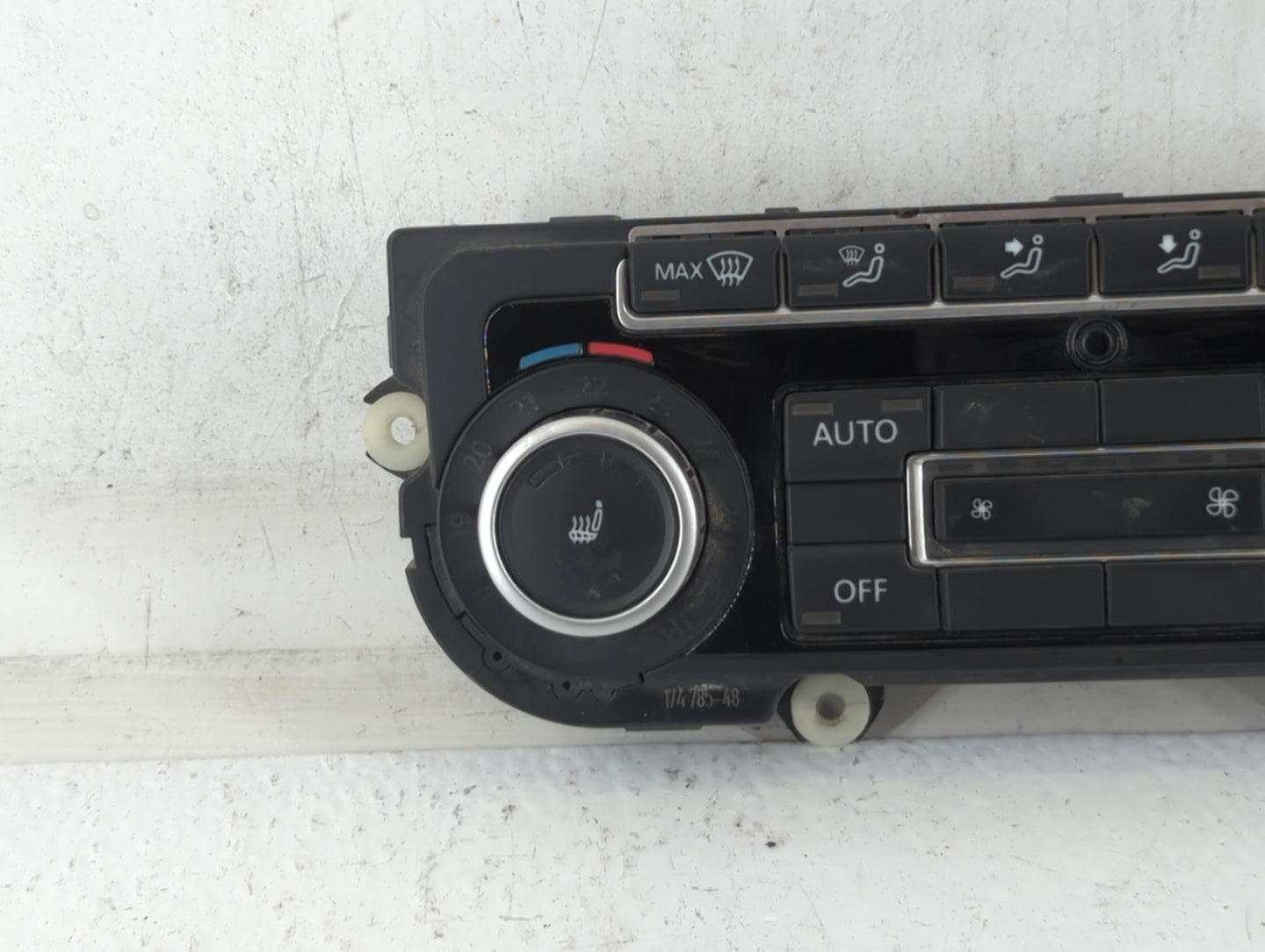 2010-2011 Volkswagen Tiguan Climate Control Module Temperature AC/Heater Replacement P/N:5K0 907 044 CJ 5K0 907 044 EG Fits 