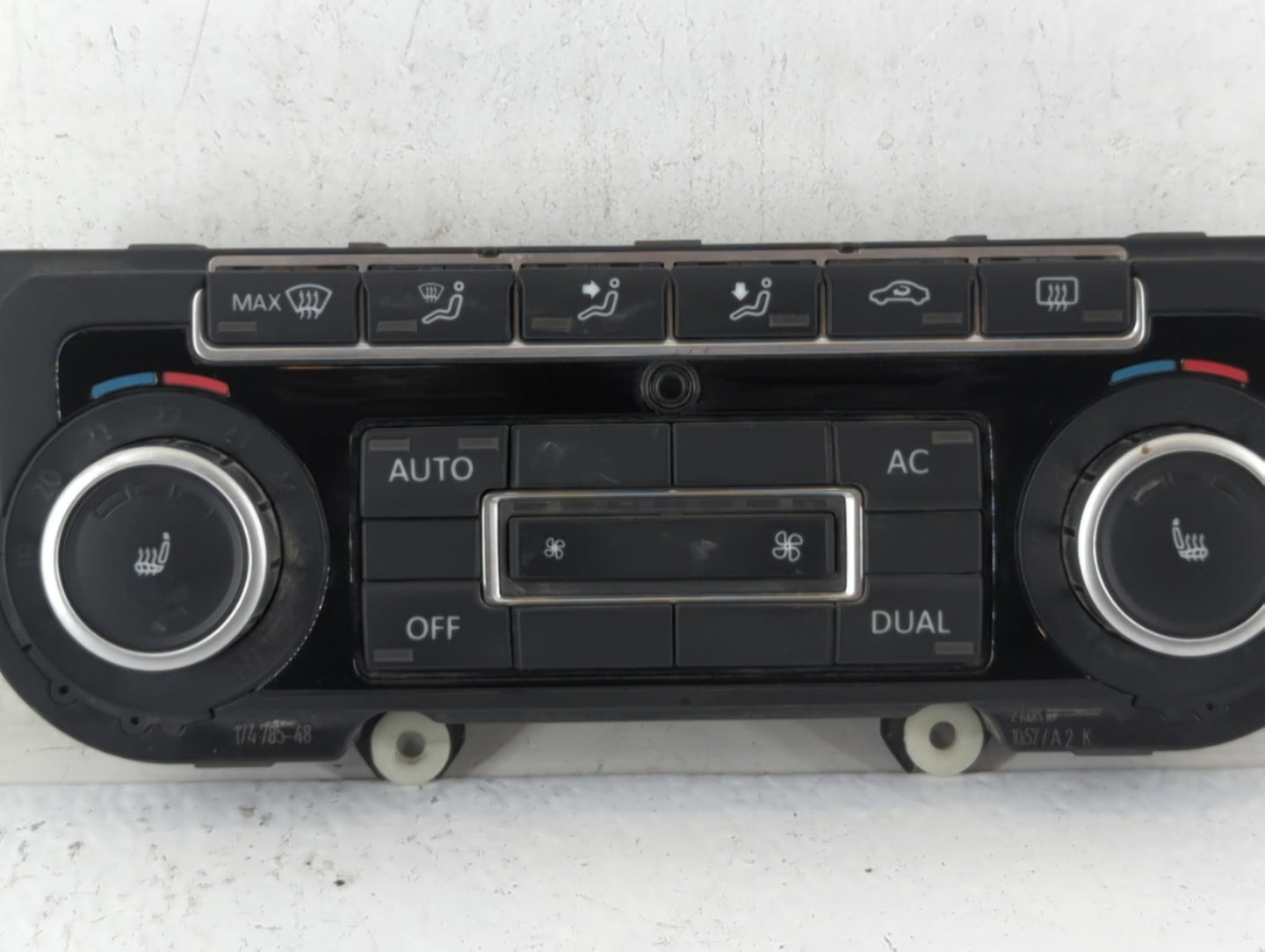 2010-2011 Volkswagen Tiguan Climate Control Module Temperature AC/Heater Replacement P/N:5K0 907 044 CJ 5K0 907 044 EG Fits 