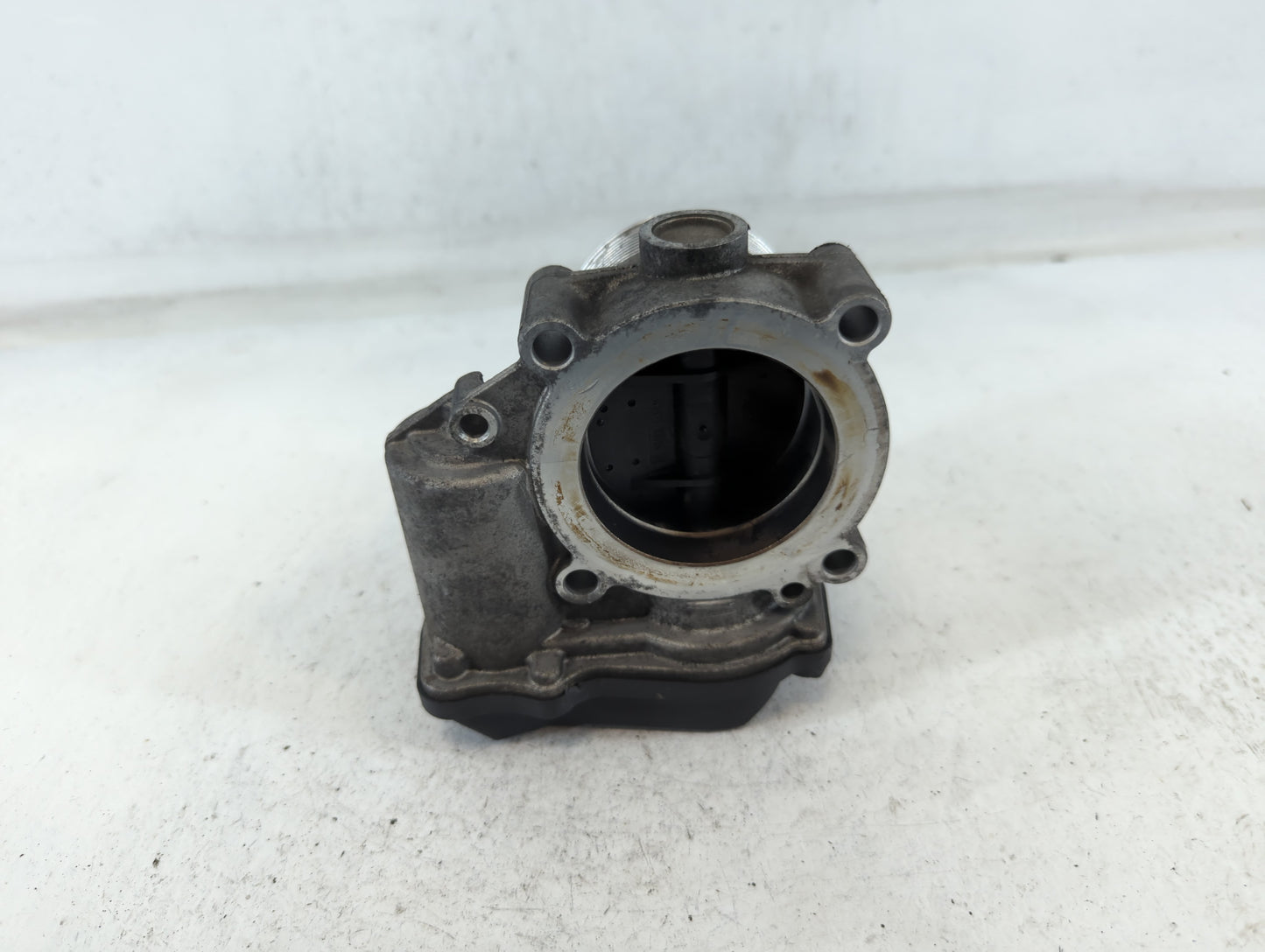 2009-2018 Volkswagen Tiguan Throttle Body P/N:06F 133 062 Q Fits OEM Used Auto Parts - Oemusedautoparts1.com