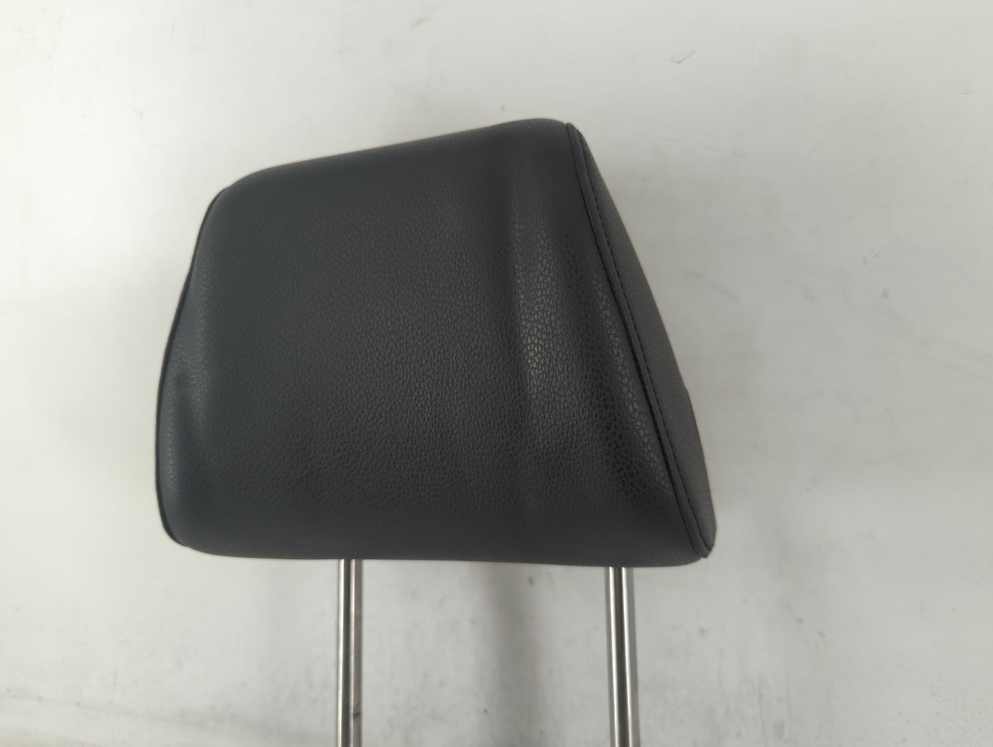 2009 Volkswagen Tiguan Headrest Head Rest Front Driver Passenger Seat - Oemusedautoparts1.com