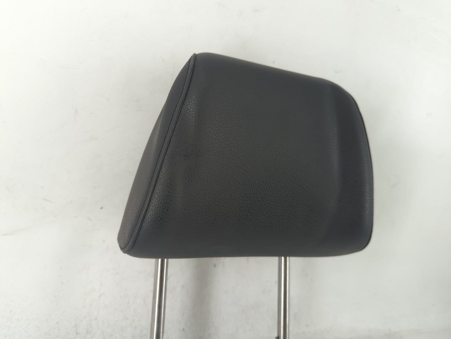 2009 Volkswagen Tiguan Headrest Head Rest Front Driver Passenger Seat - Oemusedautoparts1.com
