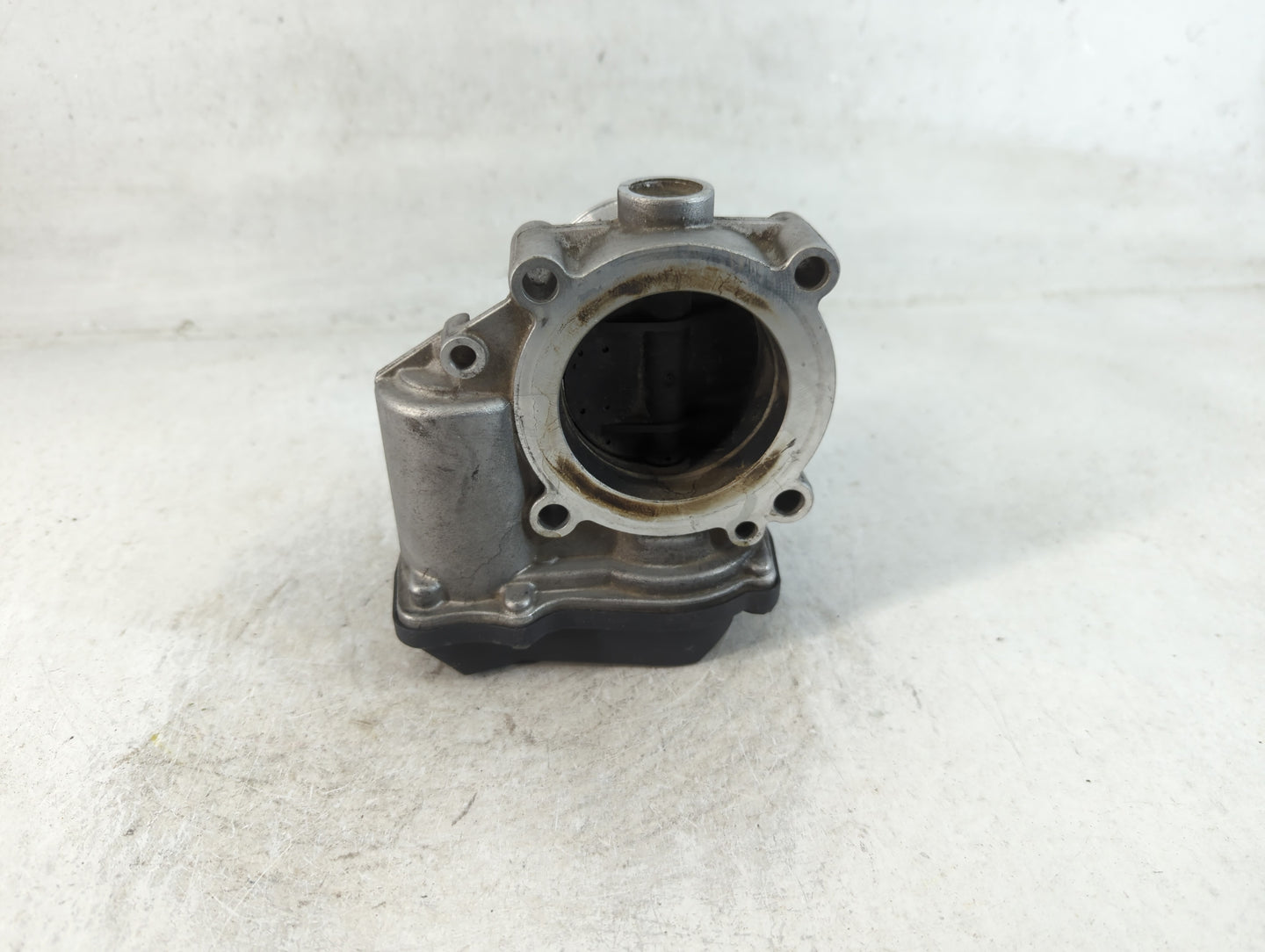 2009-2018 Volkswagen Tiguan Throttle Body P/N:06F 133 062 Q Fits OEM Used Auto Parts - Oemusedautoparts1.com