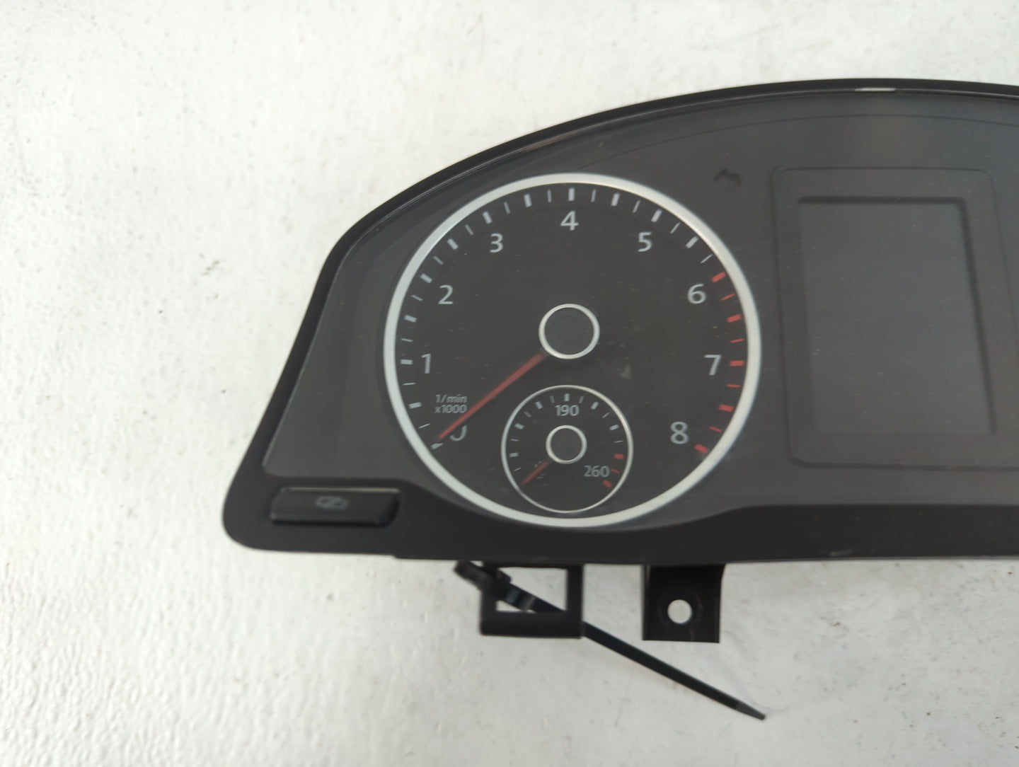 2011 Volkswagen Tiguan Instrument Cluster Speedometer Gauges P/N:5N0920962 Fits OEM Used Auto Parts - Oemusedautoparts1.com