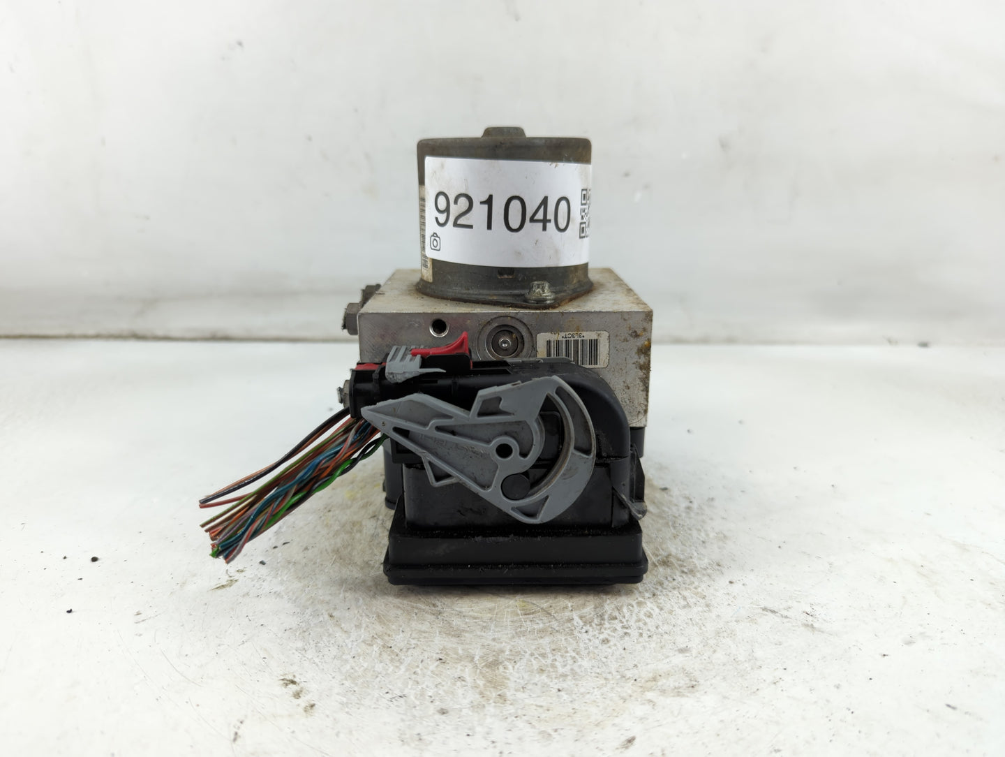 2010-2011 Volkswagen Tiguan ABS Pump Control Module Replacement P/N:5N0 614 109 Q Fits Fits 2010 2011 OEM Used Auto Parts - 