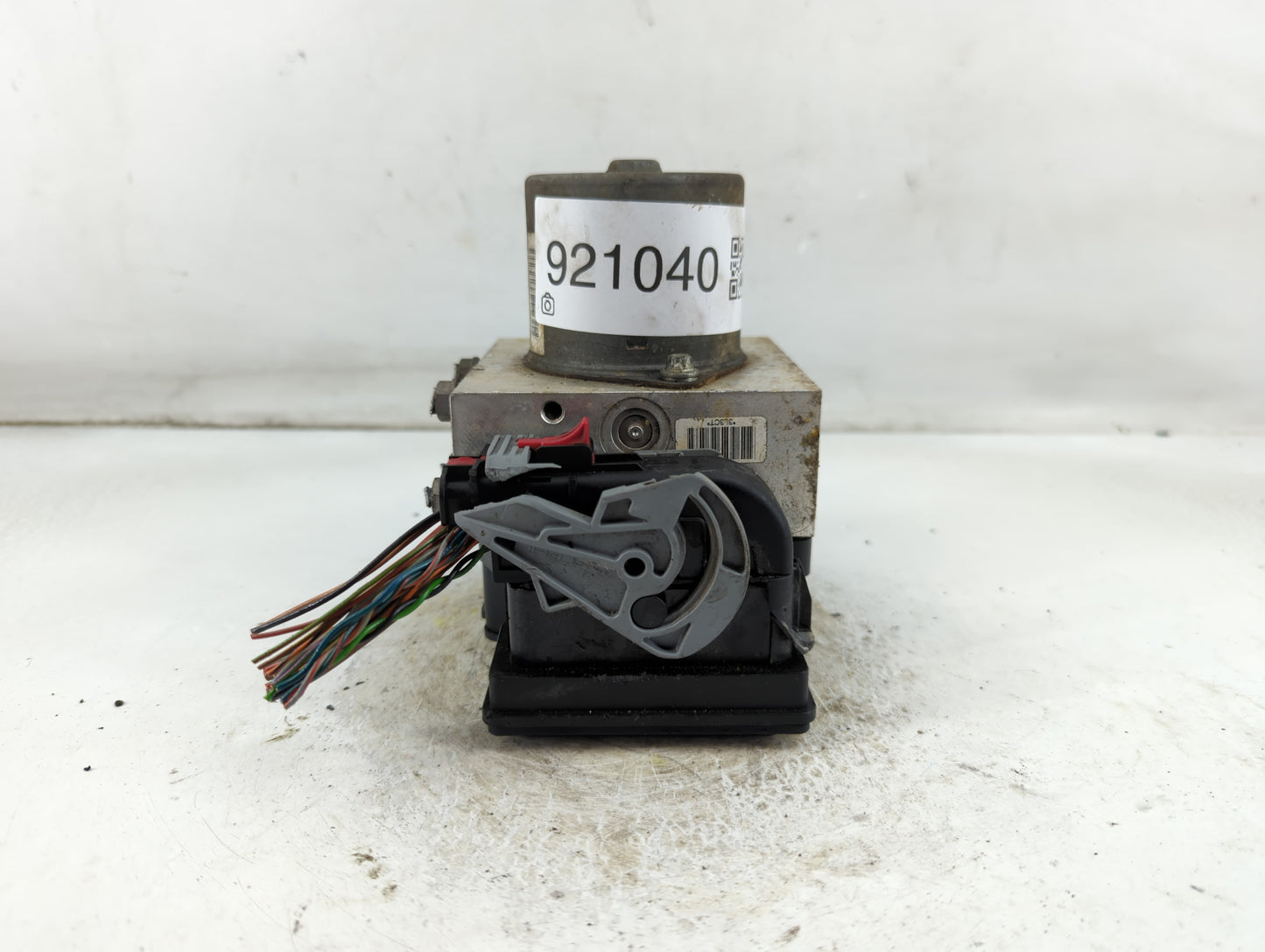 2010-2011 Volkswagen Tiguan ABS Pump Control Module Replacement P/N:5N0 614 109 Q Fits Fits 2010 2011 OEM Used Auto Parts - 