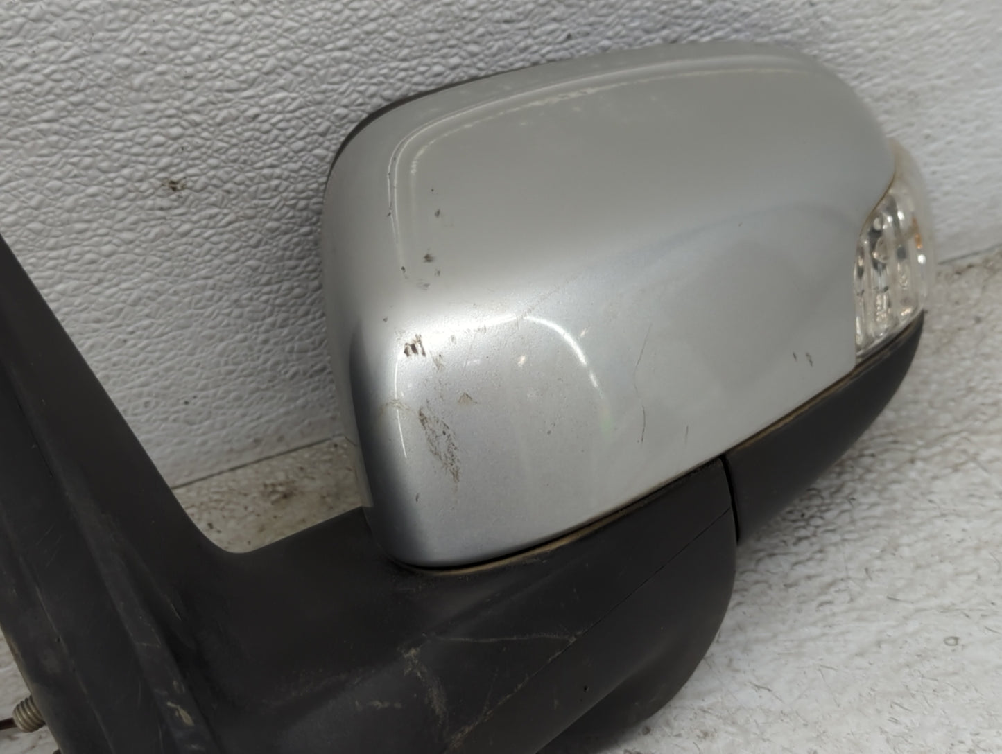 2007-2011 Volvo S40 Driver Side View Mirror - Left Door Mirror OEM Used - Oemusedautoparts1.com