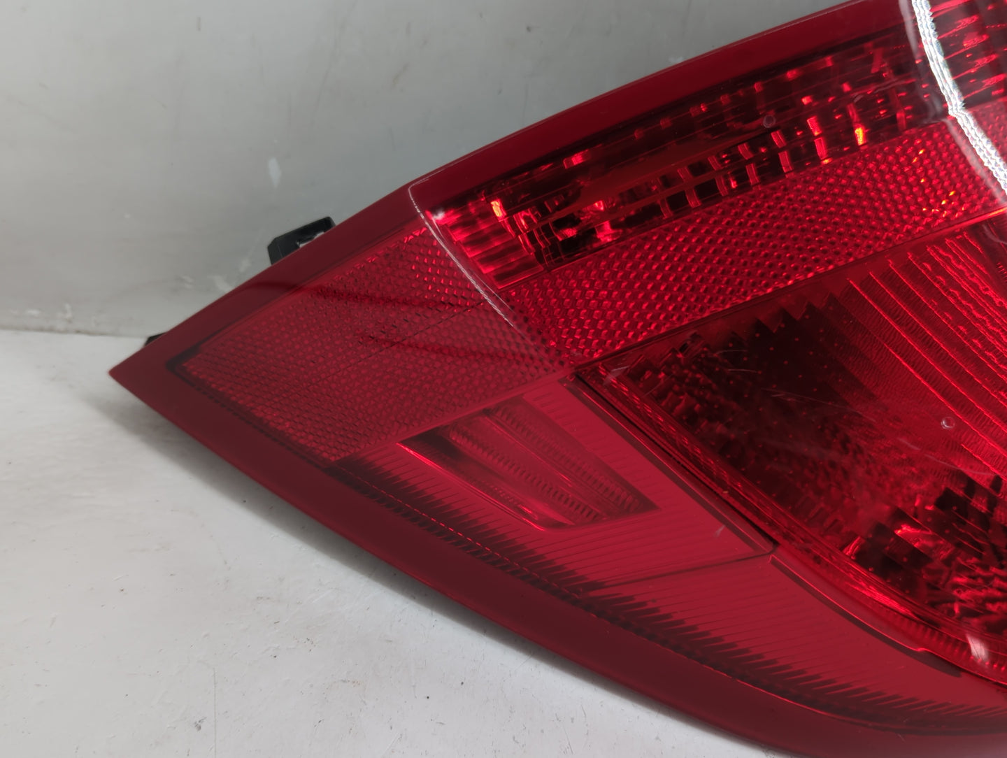 2011 Volvo S60 Tail Light Assembly Passenger Right OEM P/N:30796268 Fits OEM Used Auto Parts - Oemusedautoparts1.com