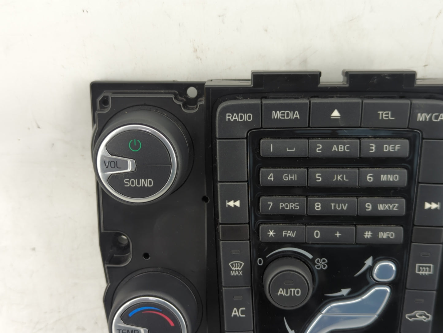 2011-2013 Volvo S60 Radio AM FM Cd Player Receiver Replacement P/N:30795271 Fits Fits 2011 2012 2013 OEM Used Auto Parts - O
