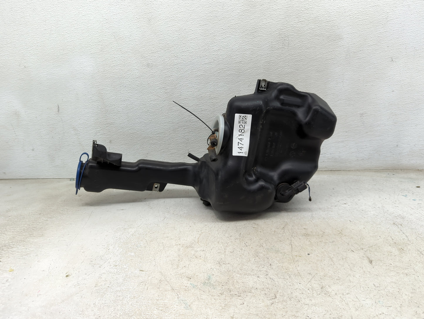 Volvo V40 Windshield Washer Fluid Reservoir Bottle Oem - Oemusedautoparts1.com