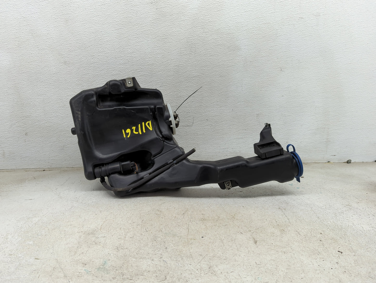 Volvo V40 Windshield Washer Fluid Reservoir Bottle Oem - Oemusedautoparts1.com