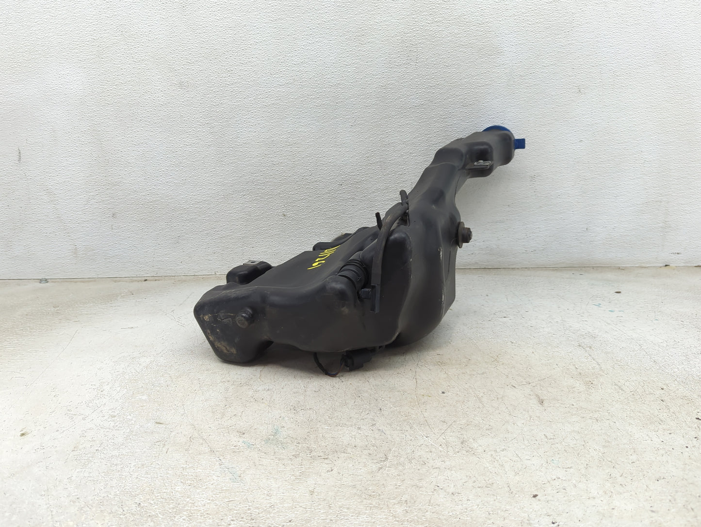 Volvo V40 Windshield Washer Fluid Reservoir Bottle Oem - Oemusedautoparts1.com