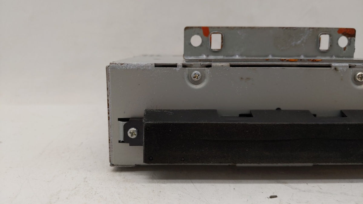 Volvo V40 Am Fm Cd Player Radio Receiver 255910 - Oemusedautoparts1.com