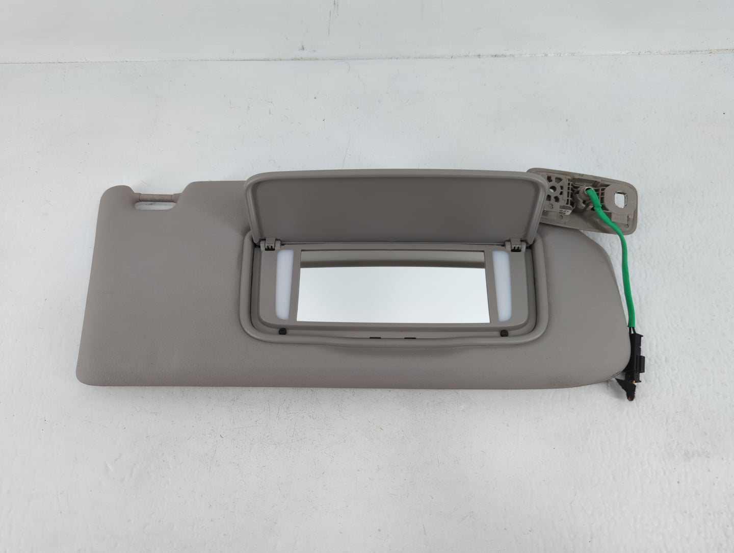 2011 Volvo V40 Sun Visor Shade Replacement Passenger Right Mirror Fits Fits 2007 2008 2009 2010 OEM Used Auto Parts - Oemuse