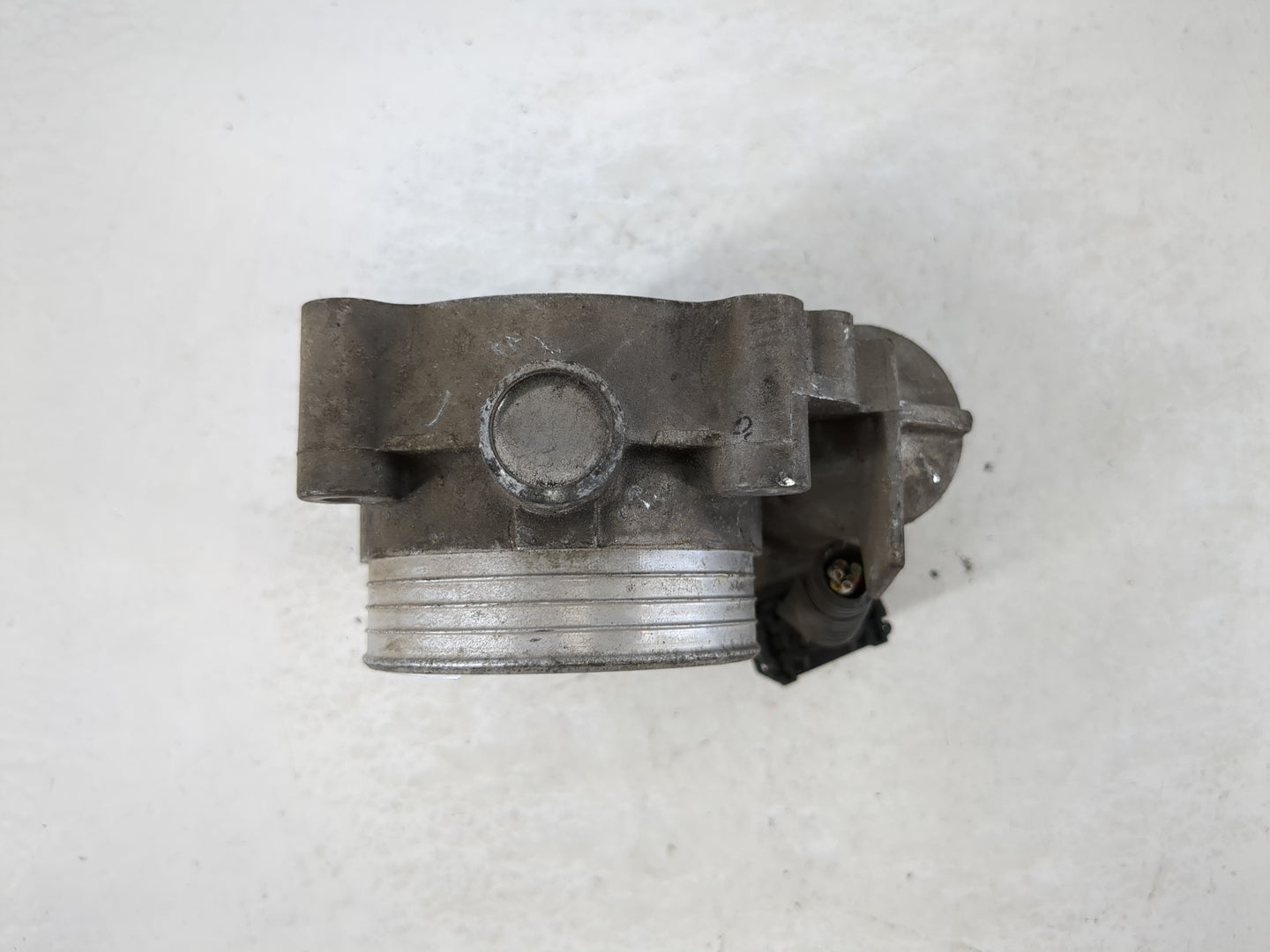 2011 Volvo V70 Throttle Body P/N:30711552 Fits Fits 2004 2005 2006 2007 2008 2009 2010 2012 2013 OEM Used Auto Parts - Oemus