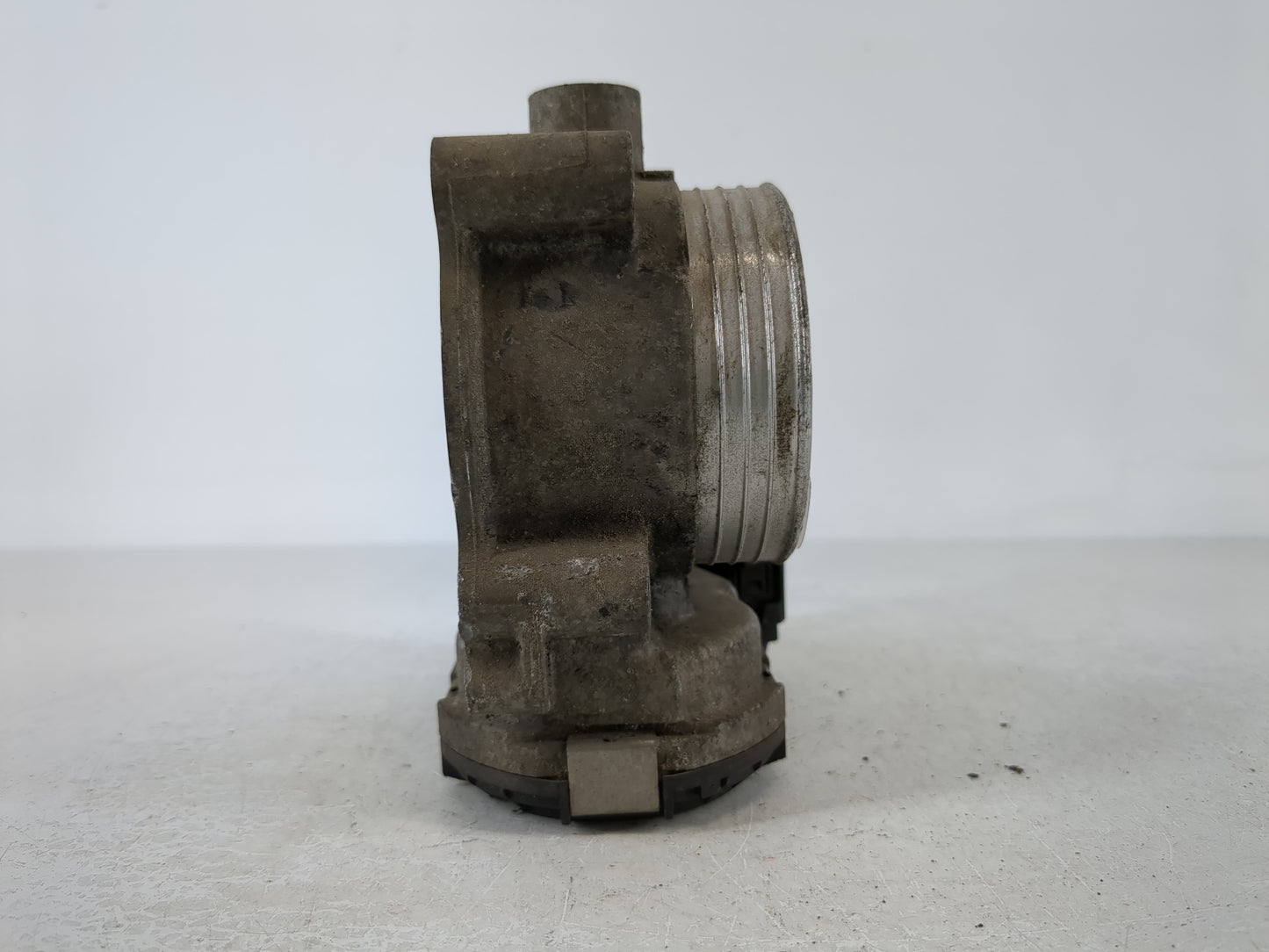 2011 Volvo V70 Throttle Body P/N:30711552 Fits Fits 2004 2005 2006 2007 2008 2009 2010 2012 2013 OEM Used Auto Parts - Oemus