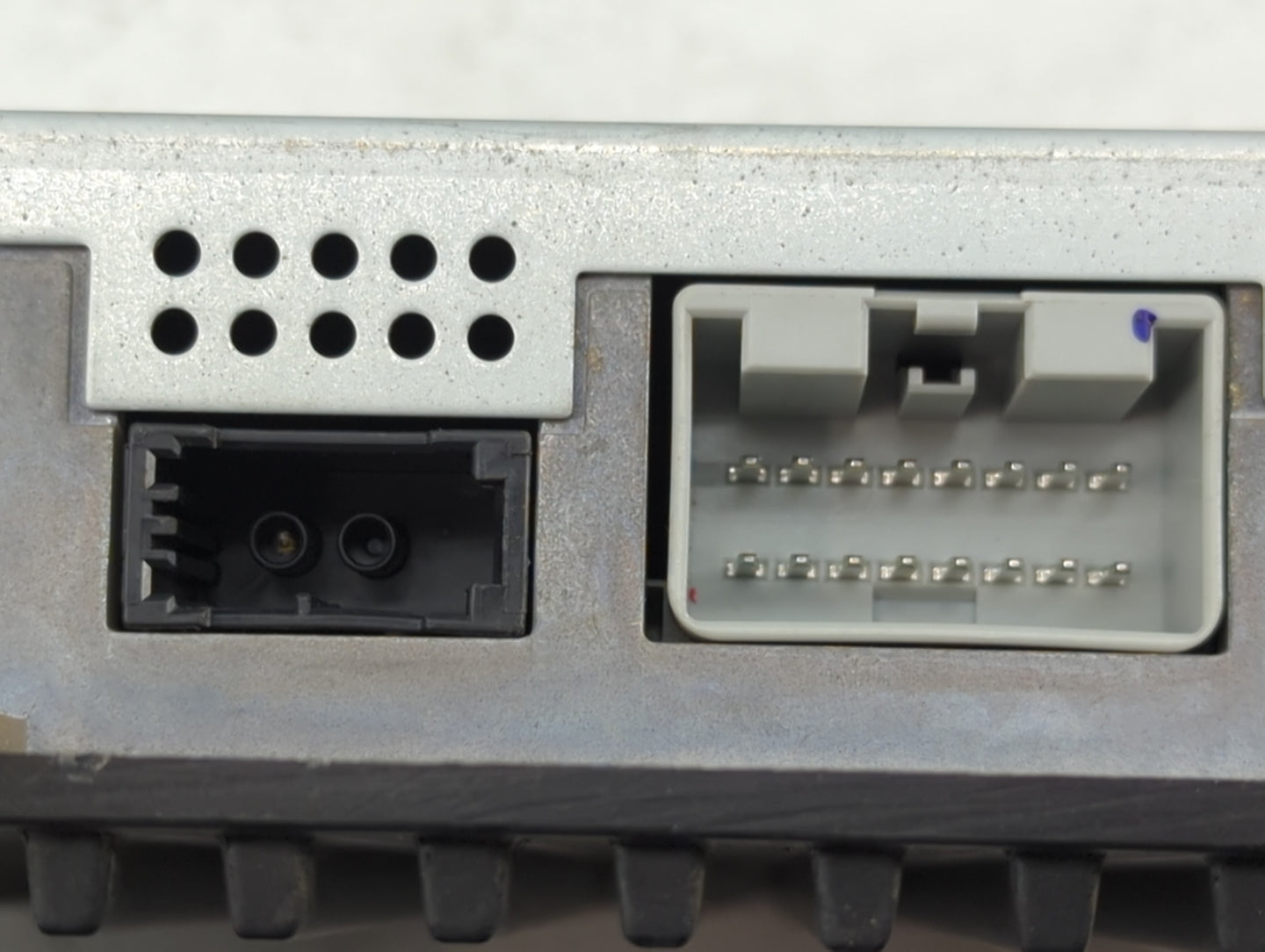 2011 Volvo Xc90 Radio Speaker Amplifier 31310002|31310000 - Oemusedautoparts1.com