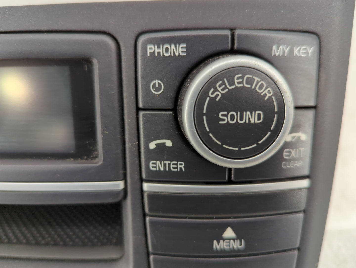 2007-2012 Volvo Xc90 Radio AM FM Cd Player Receiver Replacement P/N:30797972 Fits Fits 2007 2008 2009 2010 2011 2012 OEM Use