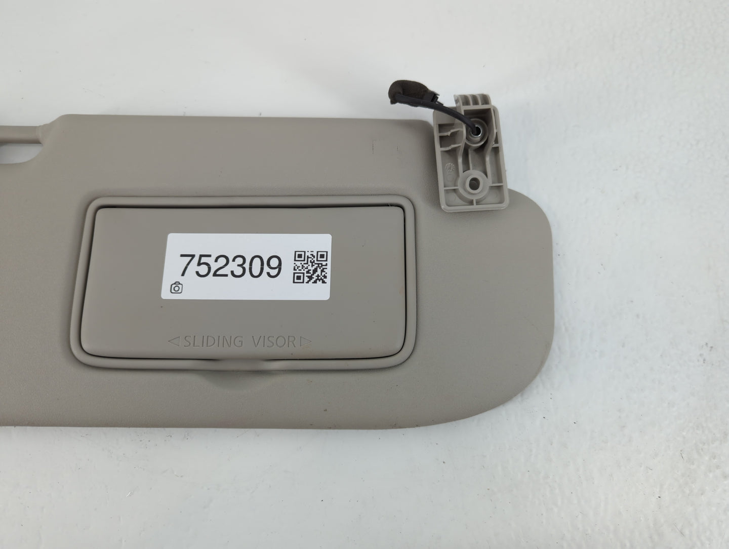 2017-2018 Nissan Qashqai Sun Visor Shade Replacement Passenger Right Mirror Fits Fits 2017 2018 OEM Used Auto Parts - Oemuse