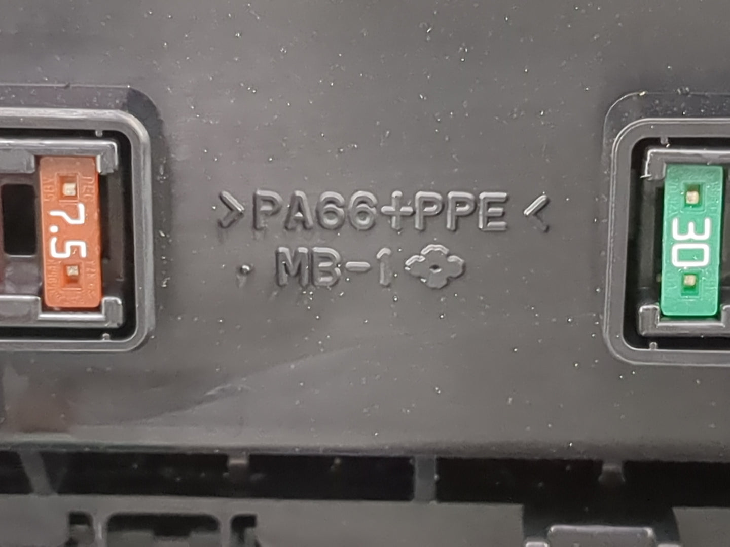 2007-2013 Acura Mdx Fusebox Fuse Box Panel Relay Module P/N:RU4022AD1 Fits Fits 2007 2008 2009 2010 2011 2012 2013 OEM Used 