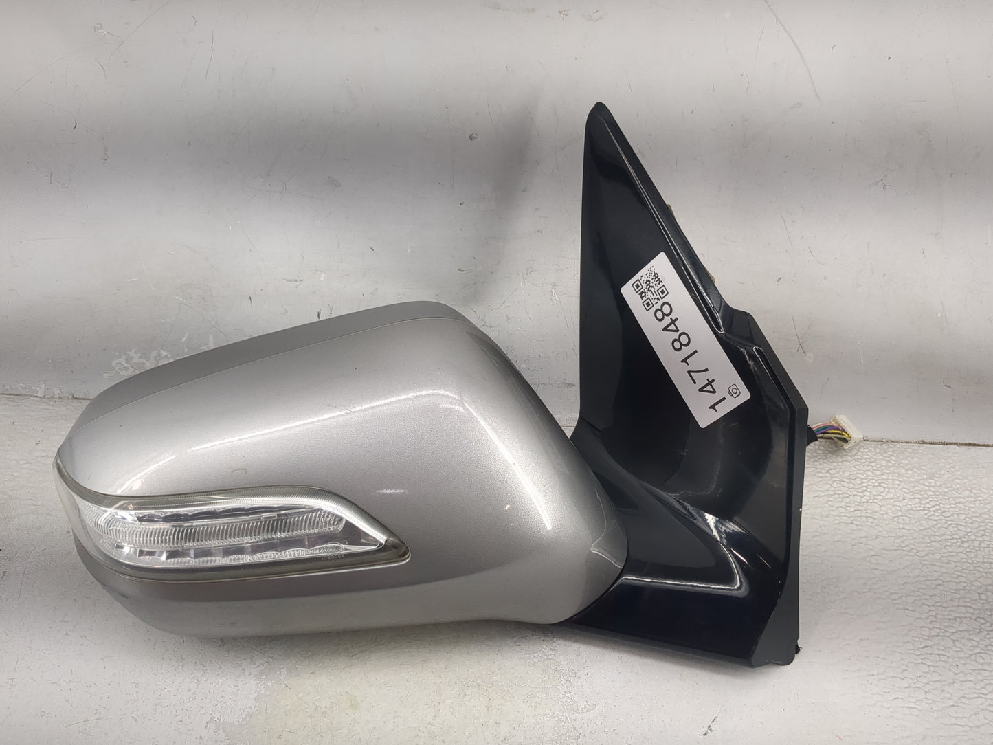 2010-2013 Acura Mdx Passenger Side View Mirror - Right Door Mirror OEM Used - Oemusedautoparts1.com