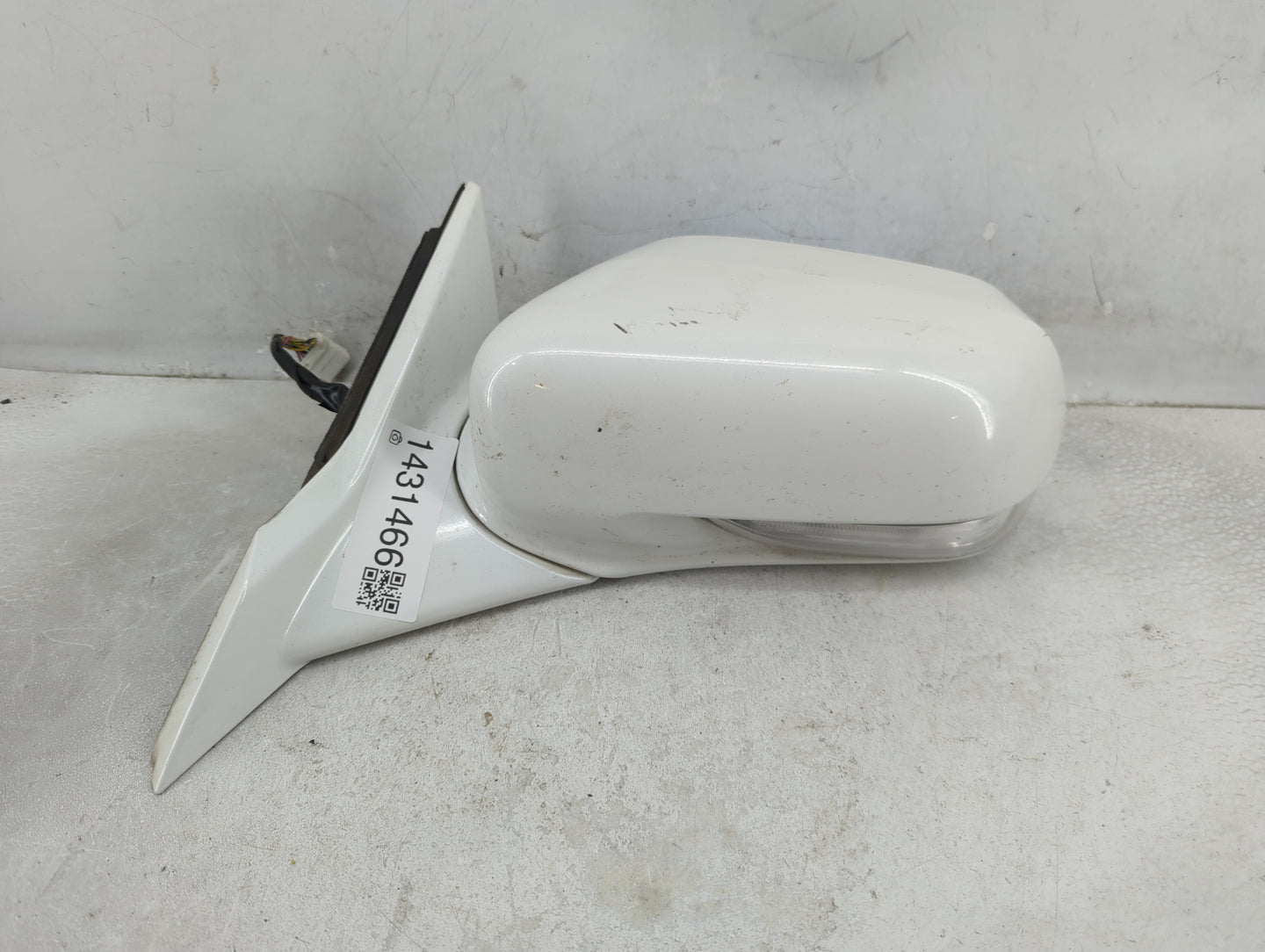 2009-2014 Acura Tl Driver Side View Mirror - Left Door Mirror OEM Used - Oemusedautoparts1.com
