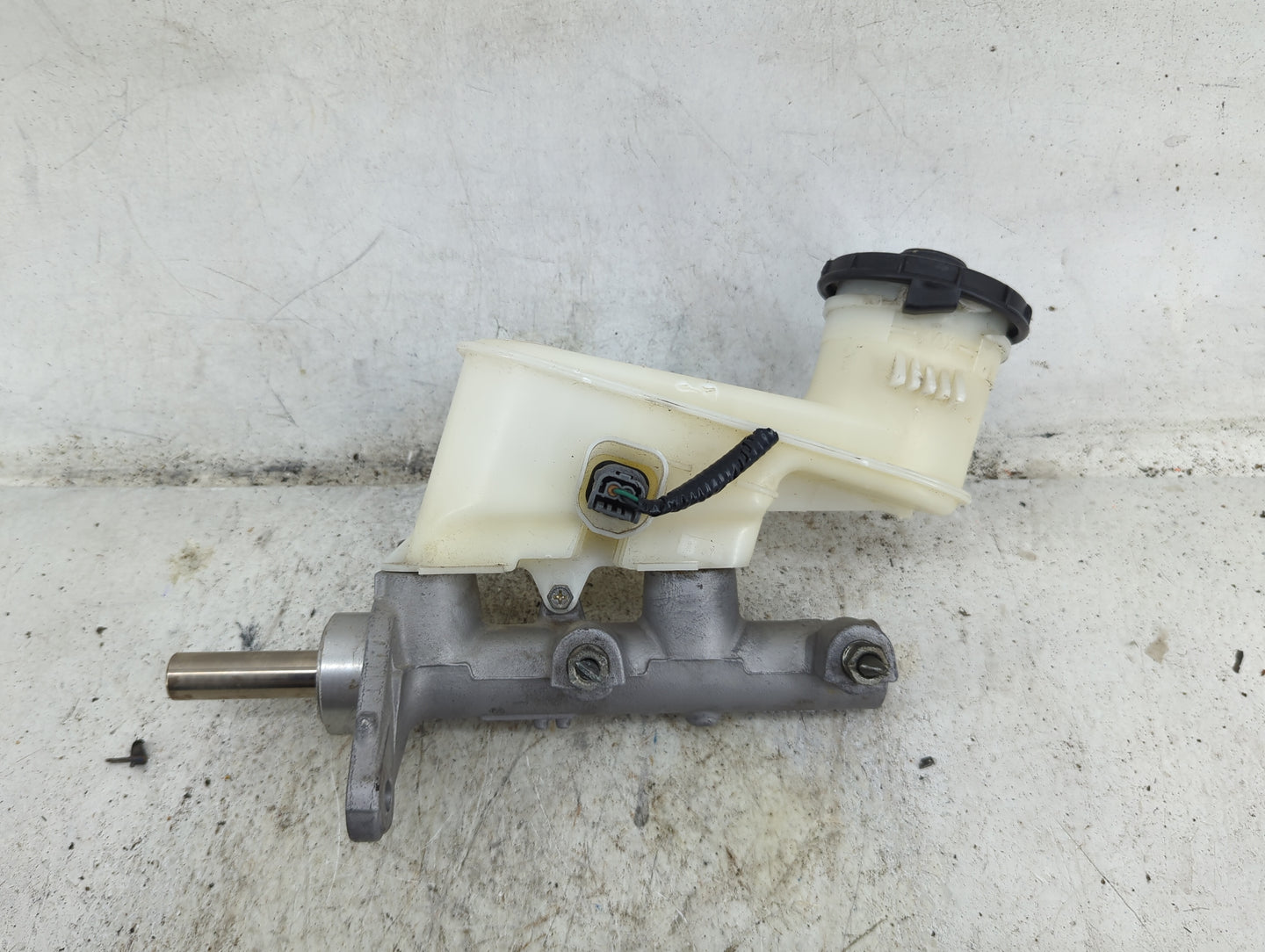 2009-2014 Acura Tl Brake Master Cylinder 1490421 - Oemusedautoparts1.com